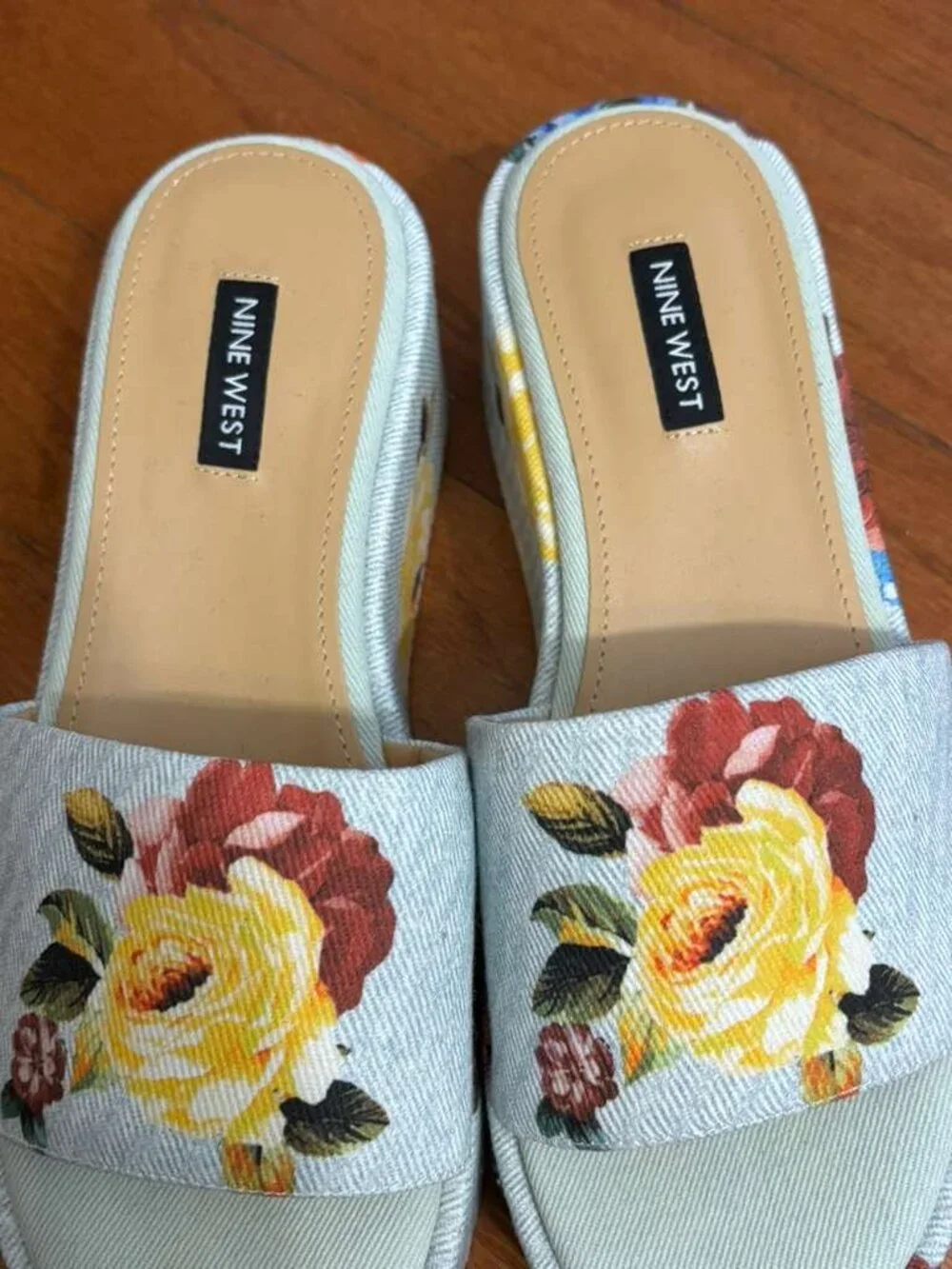 NINE WEST Light Blue Floral Copen Wedges Size 7.5 Women